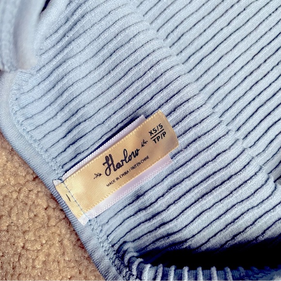 Harlow Strappy Crop Tank - Picture 4 of 4